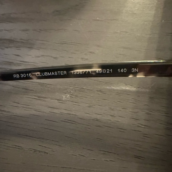 Ray-Ban RB3016 Clubmaster. Gray, Tortoise, Silver. - Picture 5 of 5